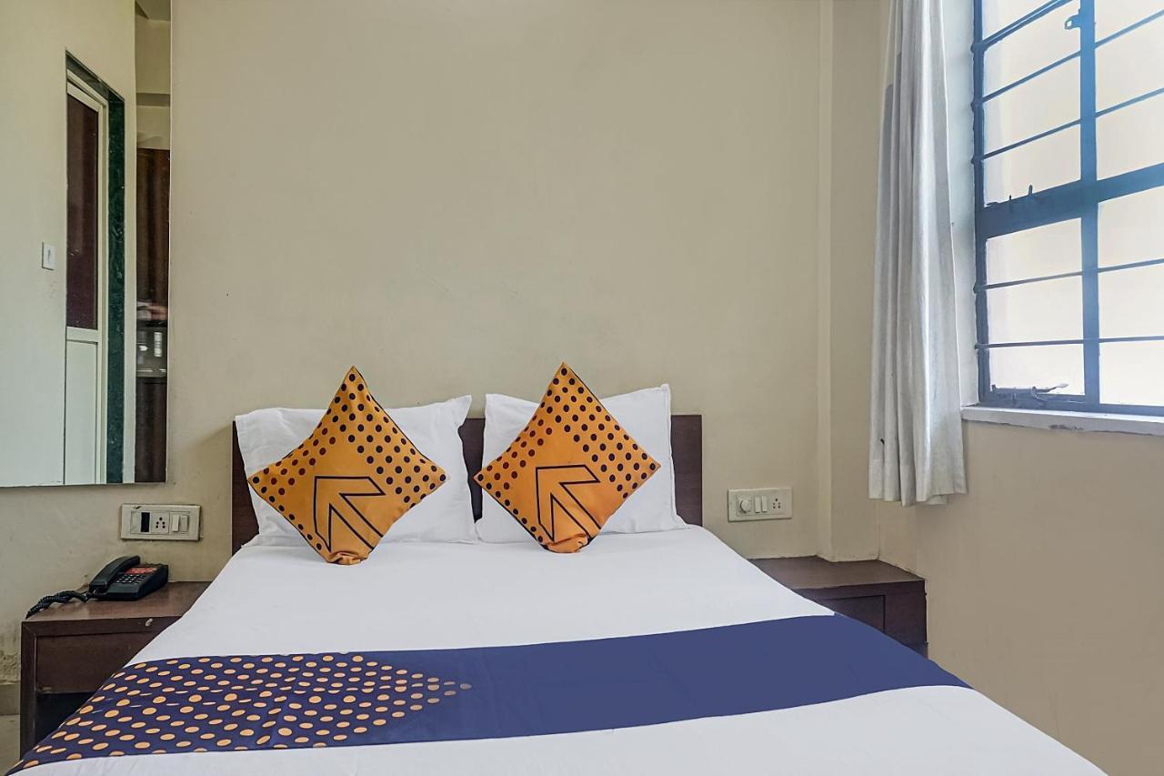 Oyo Flagship 75444 Hotel Kinara Lodging & Boarding Mangvadi Exterior foto