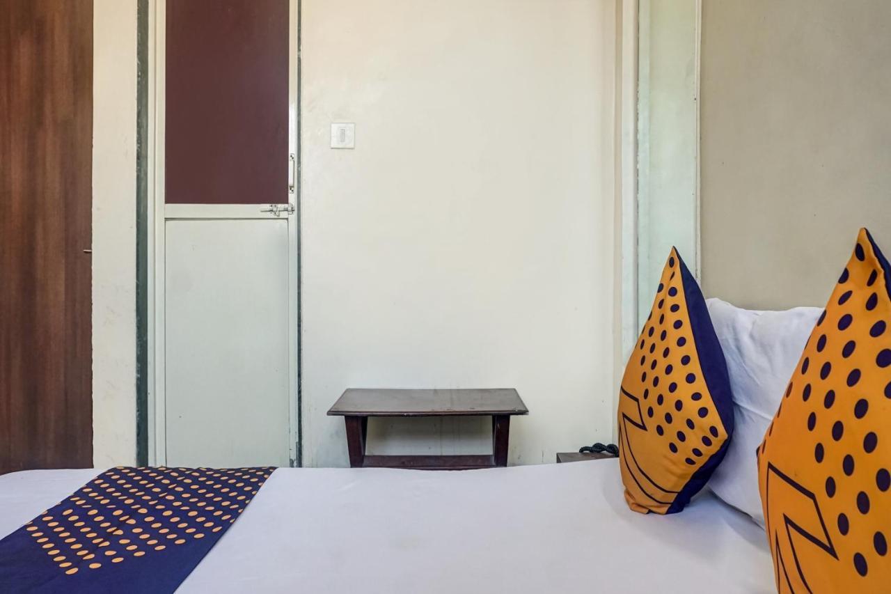 Oyo Flagship 75444 Hotel Kinara Lodging & Boarding Mangvadi Exterior foto